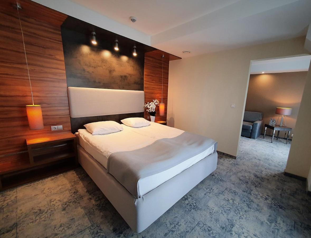 Green Garden Hotel ราชิน ภายนอก รูปภาพ