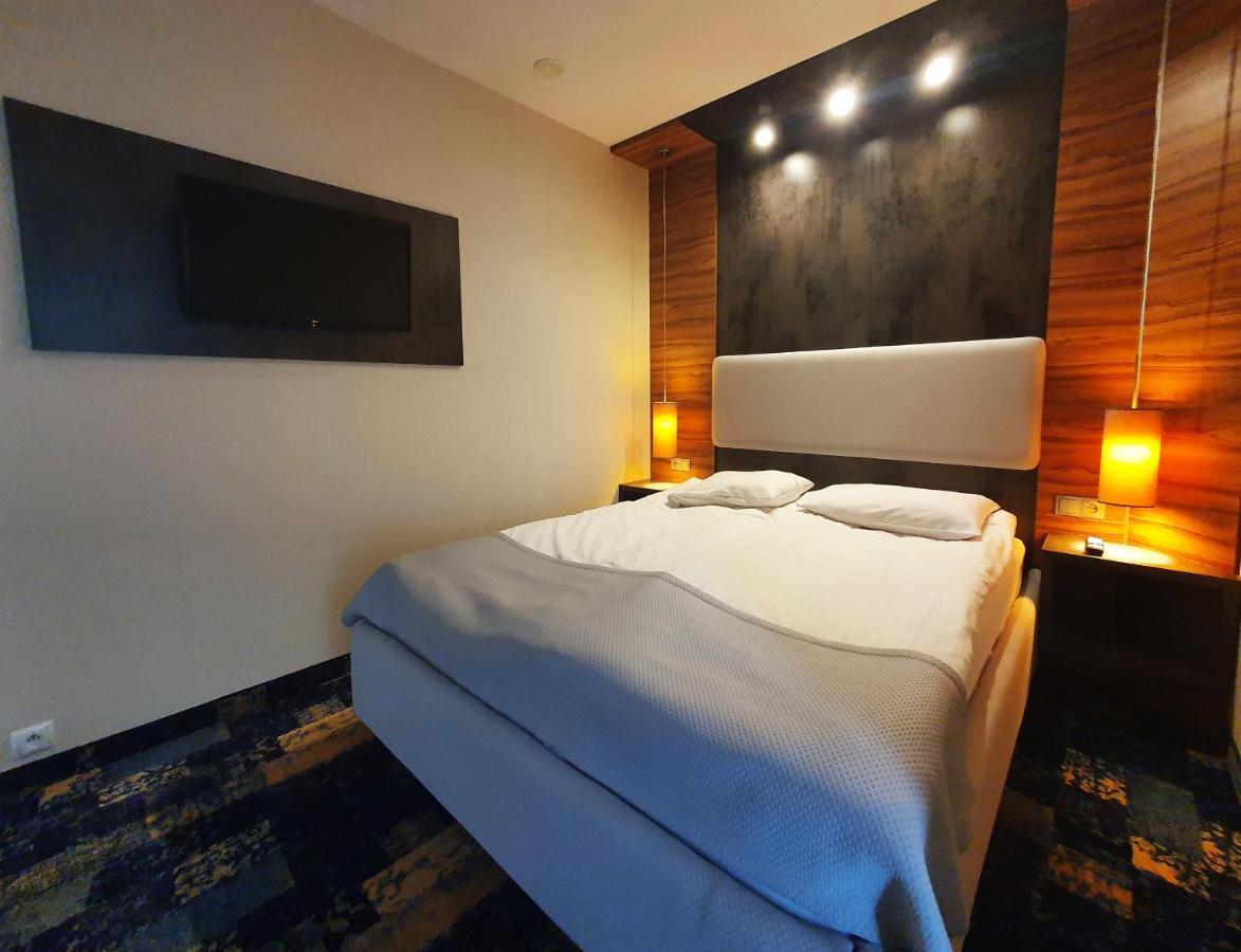 Green Garden Hotel ราชิน ภายนอก รูปภาพ